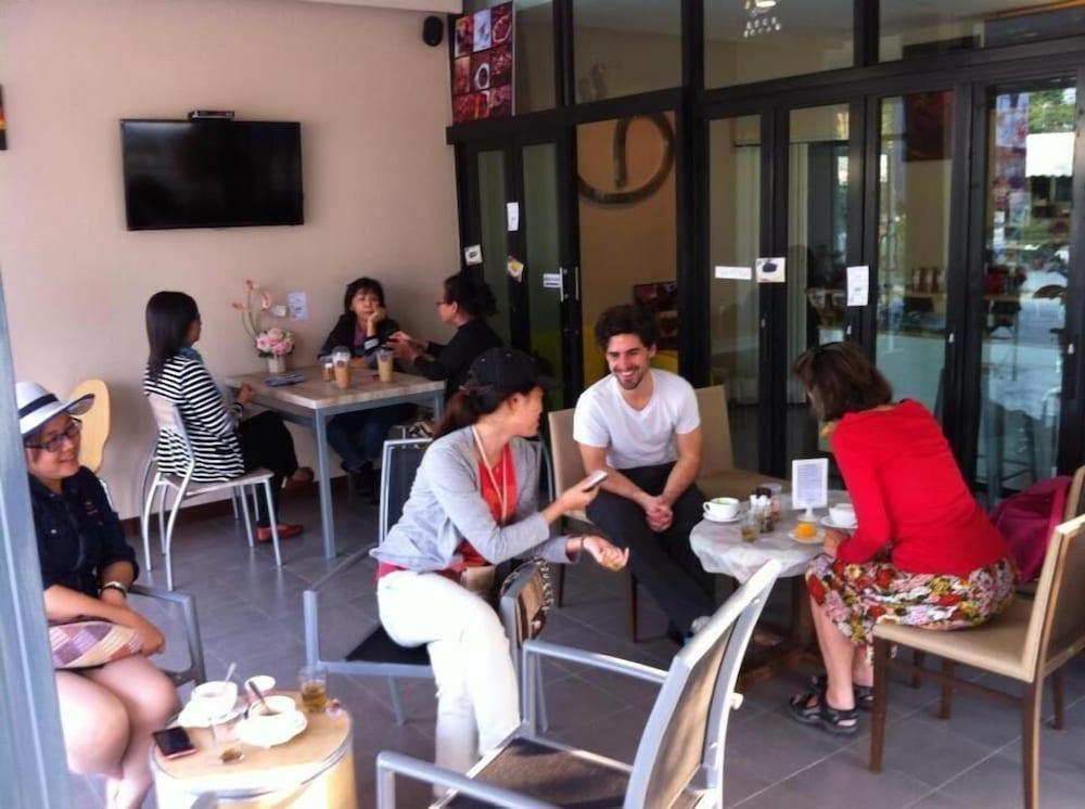 อยู่ดี รูม แอนด์ คอฟฟี่ Hotel กาญจนบุรี ภายนอก รูปภาพ